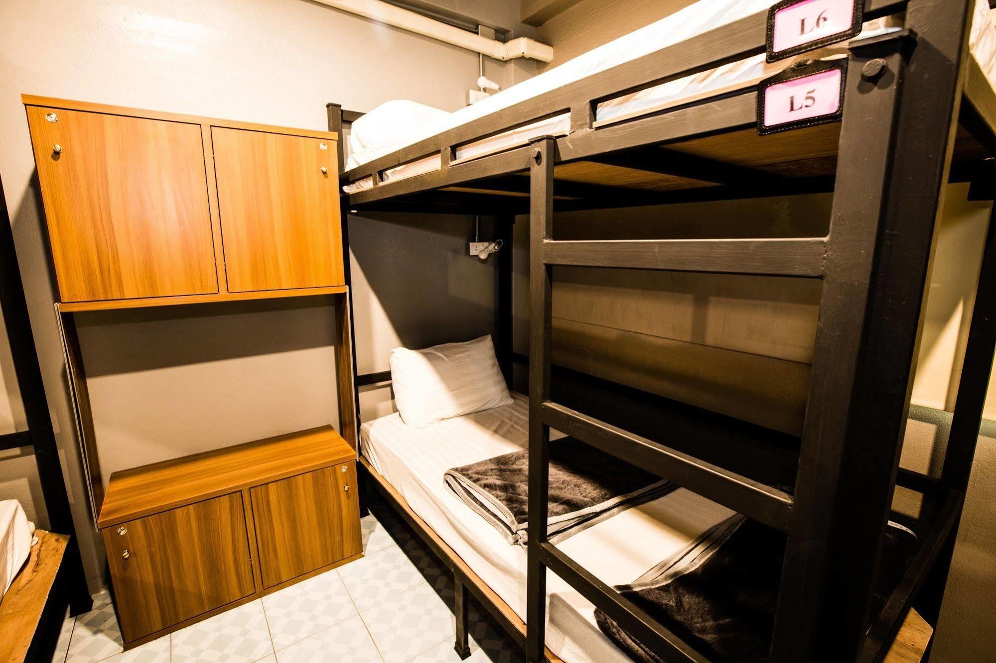 Hits Hostel Bangkok Exterior photo